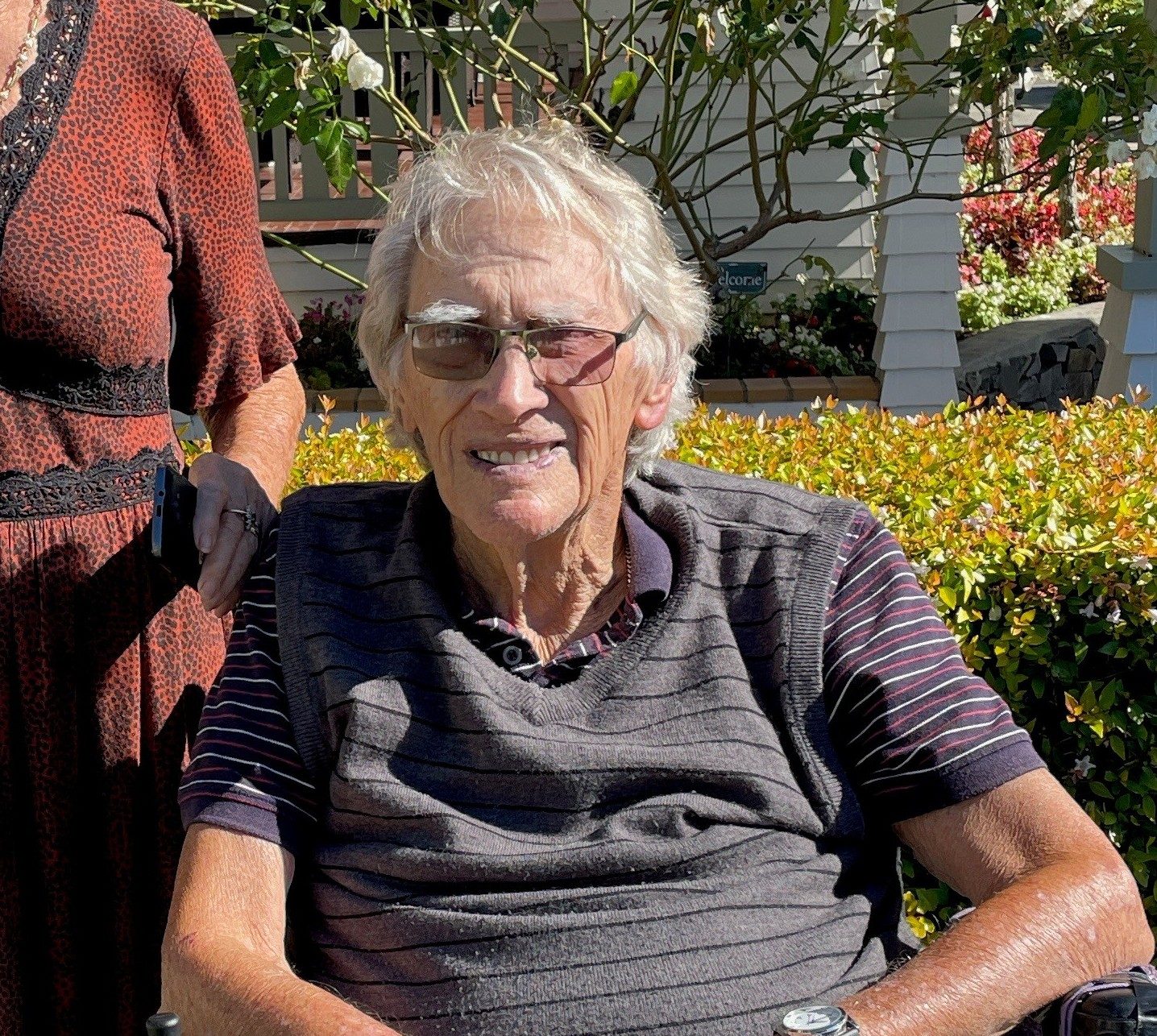 Desmond John James (Des)